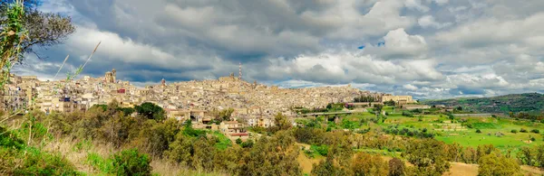 Panorama pohled caltagirone, Sicílie — Stock fotografie