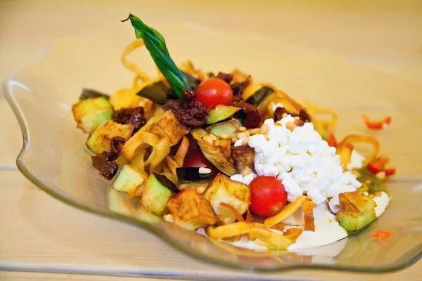 Salad with eggplants, tomato, omelet and granular curd — Stock Photo, Image