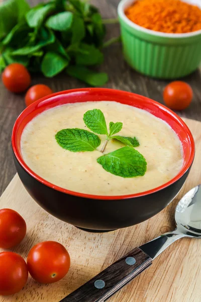 Суп з сочевиці крем — стокове фото