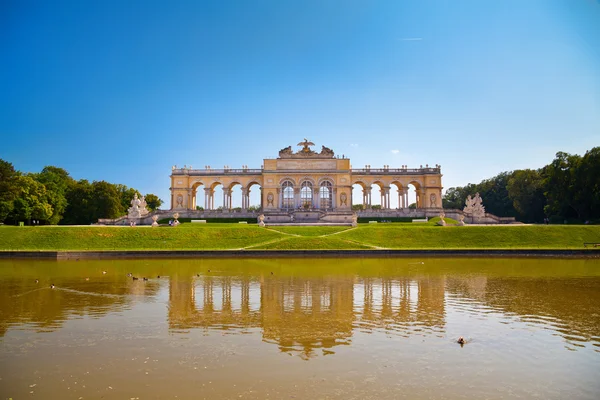 A sziklára épült templom — Stock Fotó