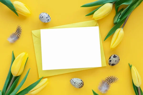 Πάσχα Φόντο Άδειο Ευχετήρια Κάρτα Αυγά Ορτυκιού Και Κίτρινα Λουλούδια — Φωτογραφία Αρχείου
