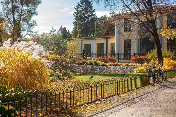 Slunečný Podzimní Den Parku Bernardinu Vilniusu Hlavním Městě Litvy — Stock fotografie