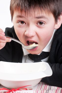 Çocuk çorba köfte ile eats