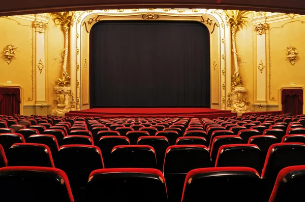 Tiyatro - iç görünüm