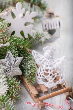 Kuş yuvası üzerinde kızak