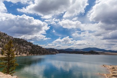11 kilometre state park lake