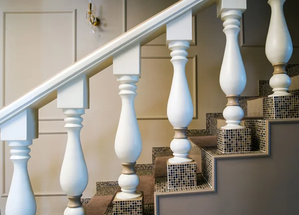 Винтажная классическая лестница — стоковое фото