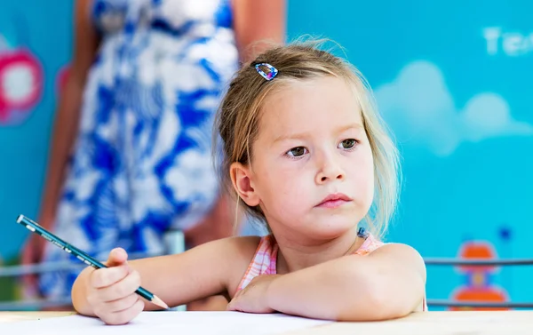 Little girl drawing — Stock Photo, Image