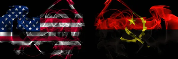 Estados Unidos América Angola Bandeiras Fumaça Angolanas Colocadas Lado Lado — Fotografia de Stock