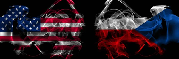 Соединенные Штаты Америки Против Чешской Республики Дымовые Флаги Помещены Бок — стоковое фото