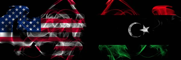 Соединенные Штаты Америки Против Ливии Ливийские Дымовые Флаги Размещенные Бок — стоковое фото