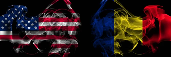 Estados Unidos América Romênia Bandeiras Fumaça Romena Colocadas Lado Lado — Fotografia de Stock