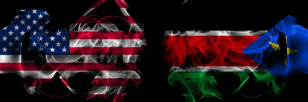 Vereinigte Staaten Von Amerika Gegen Südsudan Rauchfahnen Nebeneinander Platziert — Stockfoto