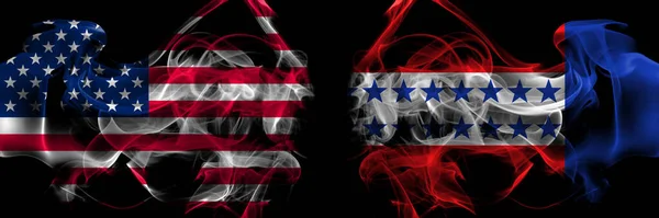 Amerikai Egyesült Államok Tuamotu Szigetcsoport Füst Zászlók Egymás Mellett — Stock Fotó