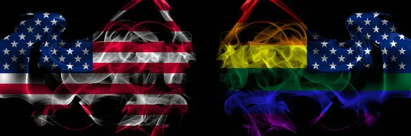 アメリカVsアメリカ アメリカ アメリカ アメリカ アメリカ ゲイの煙旗を並べて置く — ストック写真