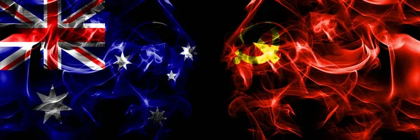 オーストラリア オーストラリア 中国共産党の旗 黒地に煙旗を並べて — ストック写真