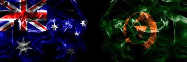 澳大利亚国旗 澳大利亚国旗与日本国旗 日本国旗 日本国旗 北海道旗帜 平山旗帜 日本国旗 日本国旗 日本国旗 日本国旗 — 图库照片
