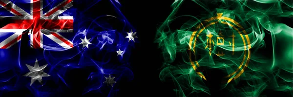 オーストラリアの国旗 オーストラリアVs日本 タイキ 北海道 サブ県 黒地に煙旗を並べて — ストック写真