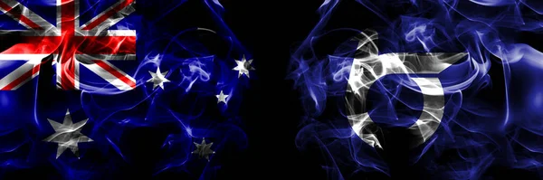 Флаги Австралии Австралии Против Японии Японии Префектуры Тоттори Дымовой Флаг — стоковое фото