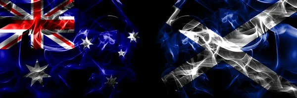 Флаги Австралии Австралии Против Шотландии Шотландии Шотландии Дымовой Флаг Помещен — стоковое фото