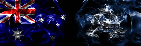 澳大利亚国旗 澳大利亚对美利坚合众国 南卡罗来纳州查尔斯顿 烟旗并排放置在黑色背景上 — 图库照片