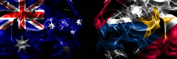 オーストラリア オーストラリアVsアメリカ アメリカ アメリカ アメリカ アメリカ ラファイエット インディアナの旗 黒地に煙旗を並べて — ストック写真