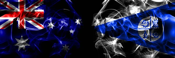 澳大利亚国旗 澳大利亚对美利坚合众国 明尼阿波利斯 明尼苏达州 烟旗并排放置在黑色背景上 — 图库照片
