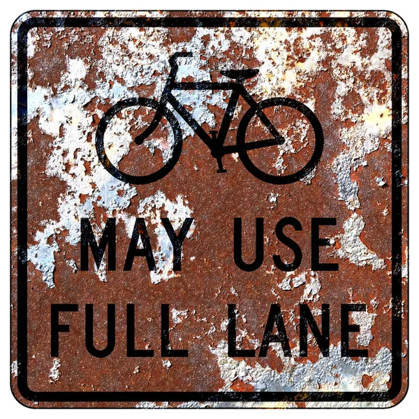Старий Іржавий Американський Дорожній Знак Велосипедисти Можуть Використовувати Повну Смугу — стокове фото