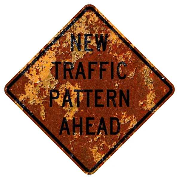 Старый Ржавый Американский Дорожный Знак Новый Шаблон Движения Впереди — стоковое фото