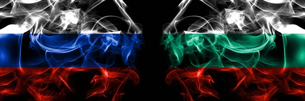 Rusya Rusya Bulgaristan Karşı Bulgaristan Bayrakları Siyah Arkaplanda Yan Yana — Stok fotoğraf