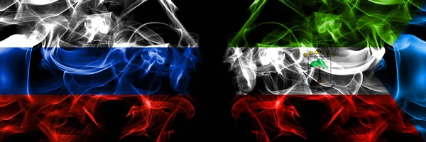 Ryssland Ryssland Mot Ekvatorialguinea Flaggor Rök Flagga Placerad Sida Vid — Stockfoto