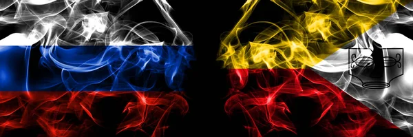 Rusko Ruská Vlajka Proti Vlajkám Markézských Ostrovů Kouřový Prapor Umístěný — Stock fotografie
