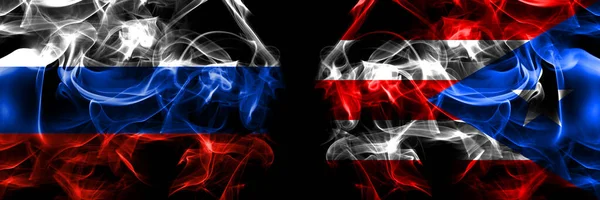 Россия Российские Флаги Против Пуэрто Рико Дымовой Флаг Помещен Бок — стоковое фото