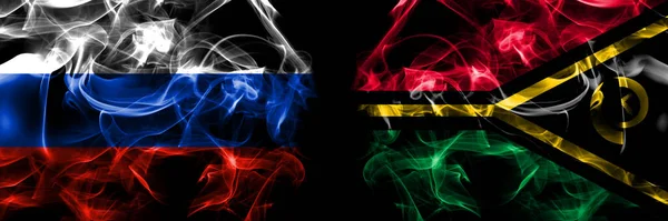 俄罗斯 俄罗斯对瓦努阿图国旗 在黑色背景下并排隔离的烟雾旗 — 图库照片