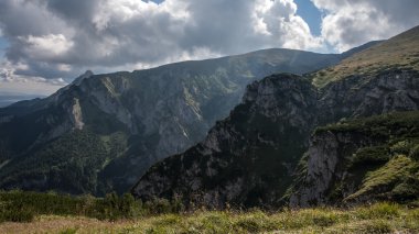 Tatry dağlara manzarası ve trekking czerwone wierchy