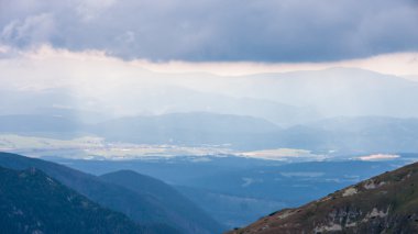 Tatry dağlara manzarası ve trekking czerwone wierchy