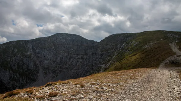 Tatry dağlara manzarası ve trekking czerwone wierchy — Stok fotoğraf