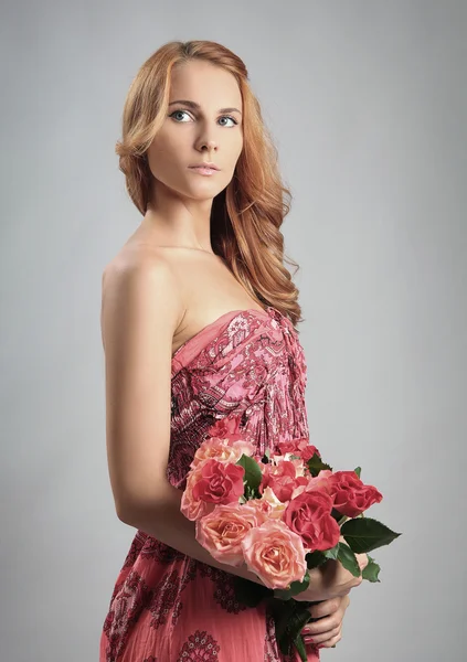 Met roze rozen — Stockfoto