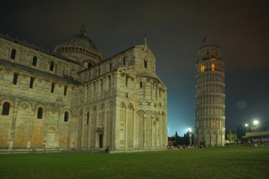 Pisa, gece