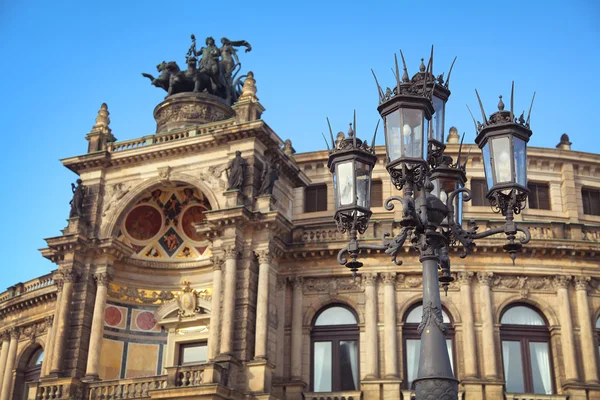 Lampada e cielo — Foto Stock