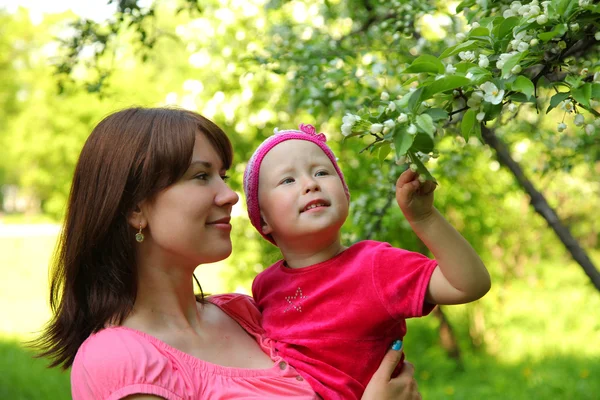 Mère avec bébé — Photo