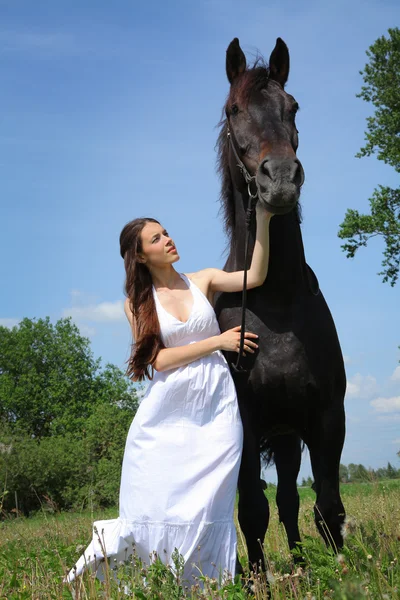 Mulher com cavalo — Fotografia de Stock