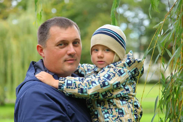 Padre con figlioletto — Foto Stock