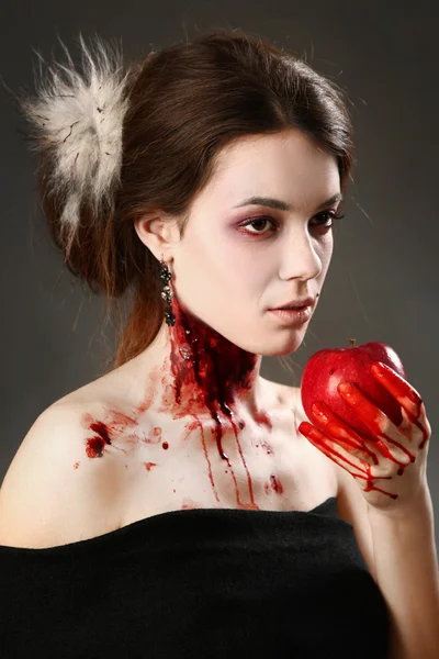 リンゴを持つ女性 — ストック写真