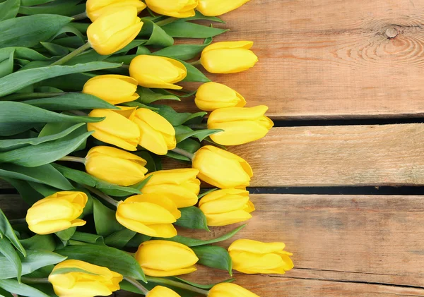 Tulipany na drewno — Zdjęcie stockowe