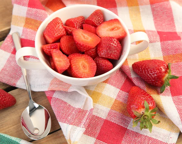 Strawberries on table — Stock Photo, Image