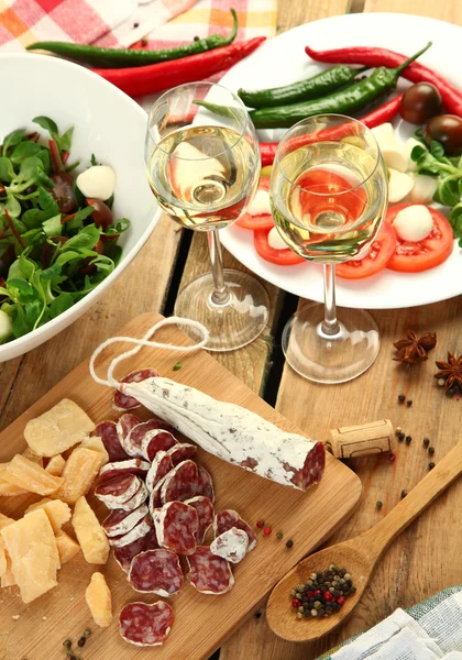 Olivy a víno — Stock fotografie
