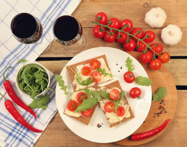 Bread with tomato — Stock Photo, Image