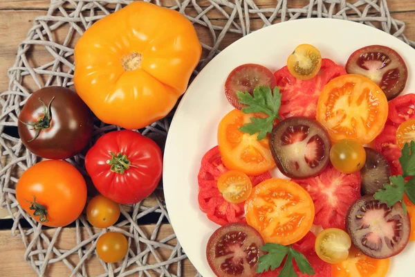 Glänzende Tomate — Stockfoto