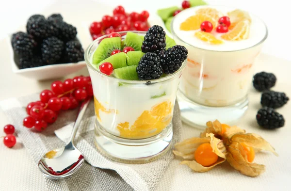 달콤한 딸기와 과일 — 스톡 사진